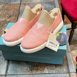 NWT TOMS Alpargata Mallow Dusty Pink Heritage Canvas slip on sneakers, size 8